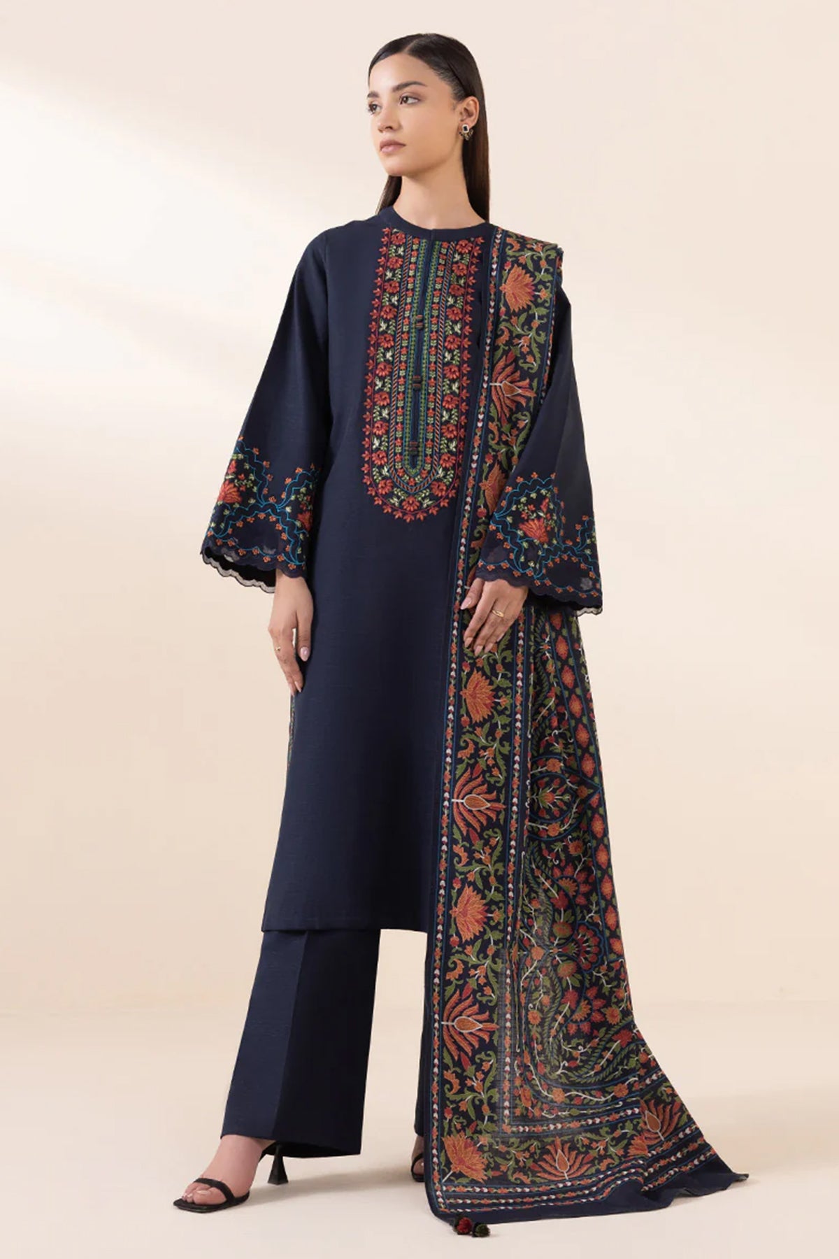 SAPPHIRE 3PC KHADDAR EMBROIDERED SHIRT WITH TWILL PRINTED SHAWL AND Autumn