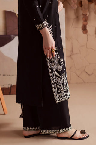 BATIK - 3PC DHANAK EMBROIDERED SHIRT WITH CHIFFON EMBROIDERED DUPATTA AND TROUSER - HZG2335