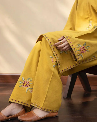 BATIK - 2PC LAWN EMBROIDERED SHIRT AND EMBROIDERED TROUSER - HZG2218