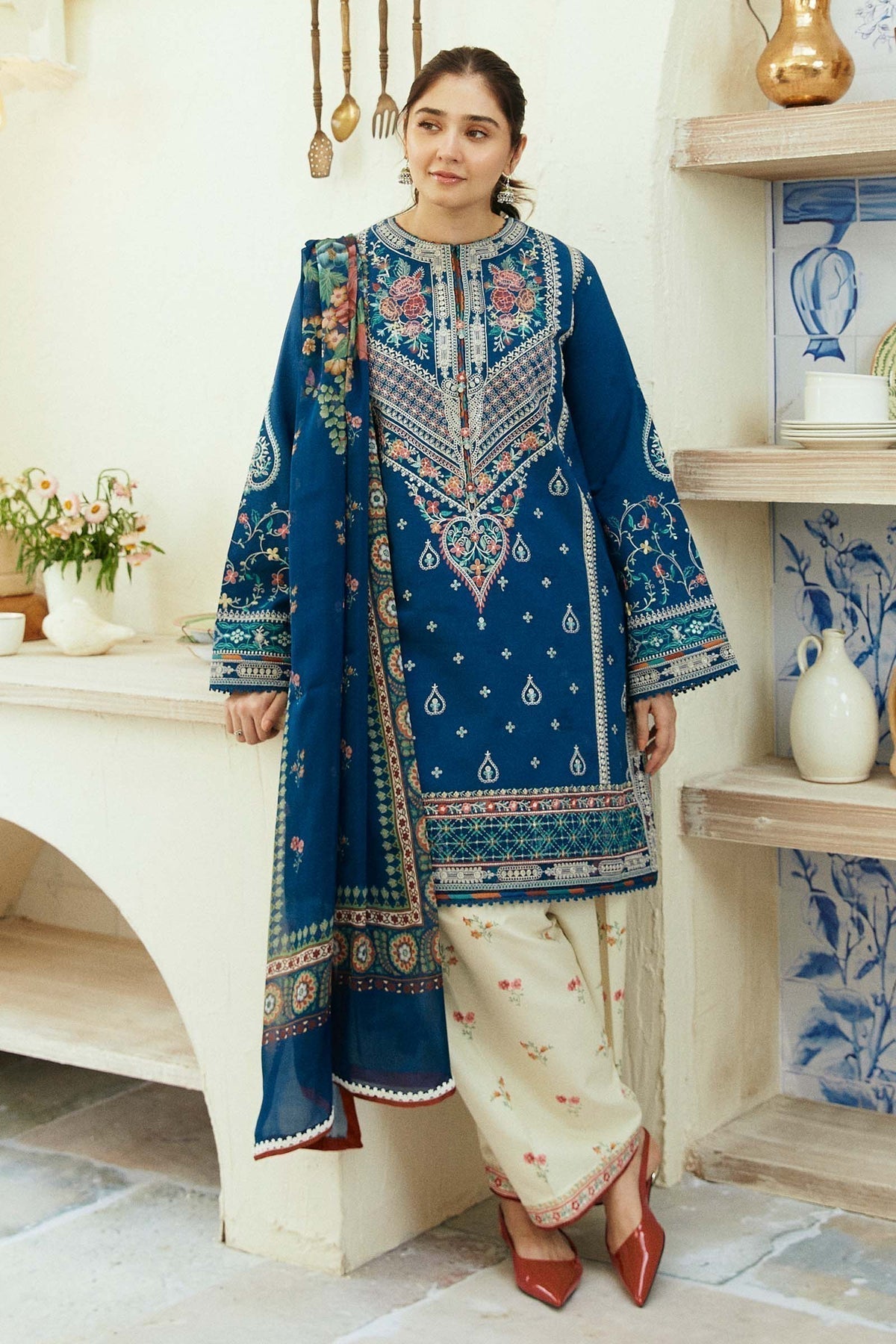 ZARA SHAH JAHAN - 3PC DHANAK EMBROIDERED SHIRT WITH TWILL PRINTED SHAWL AND TROUSER - HZG1653